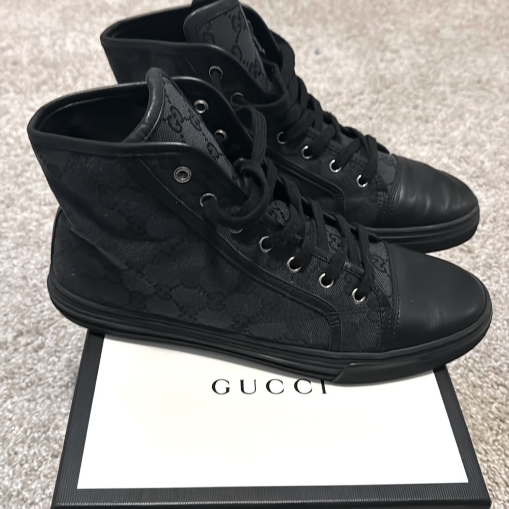 Woman’s Gucci chuck sneakers Size 40.5.